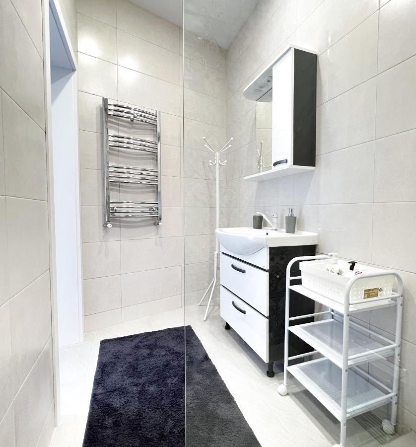 Dendrarium Park, 1Bd Apartment With Living Room Chisinau Exterior foto